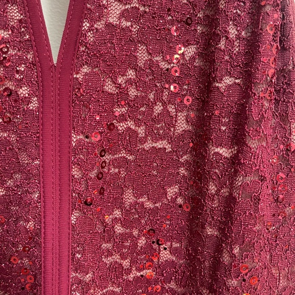 David’s Bridal Lace Keyhole Tie Back Halter Dress - Picture 4 of 8